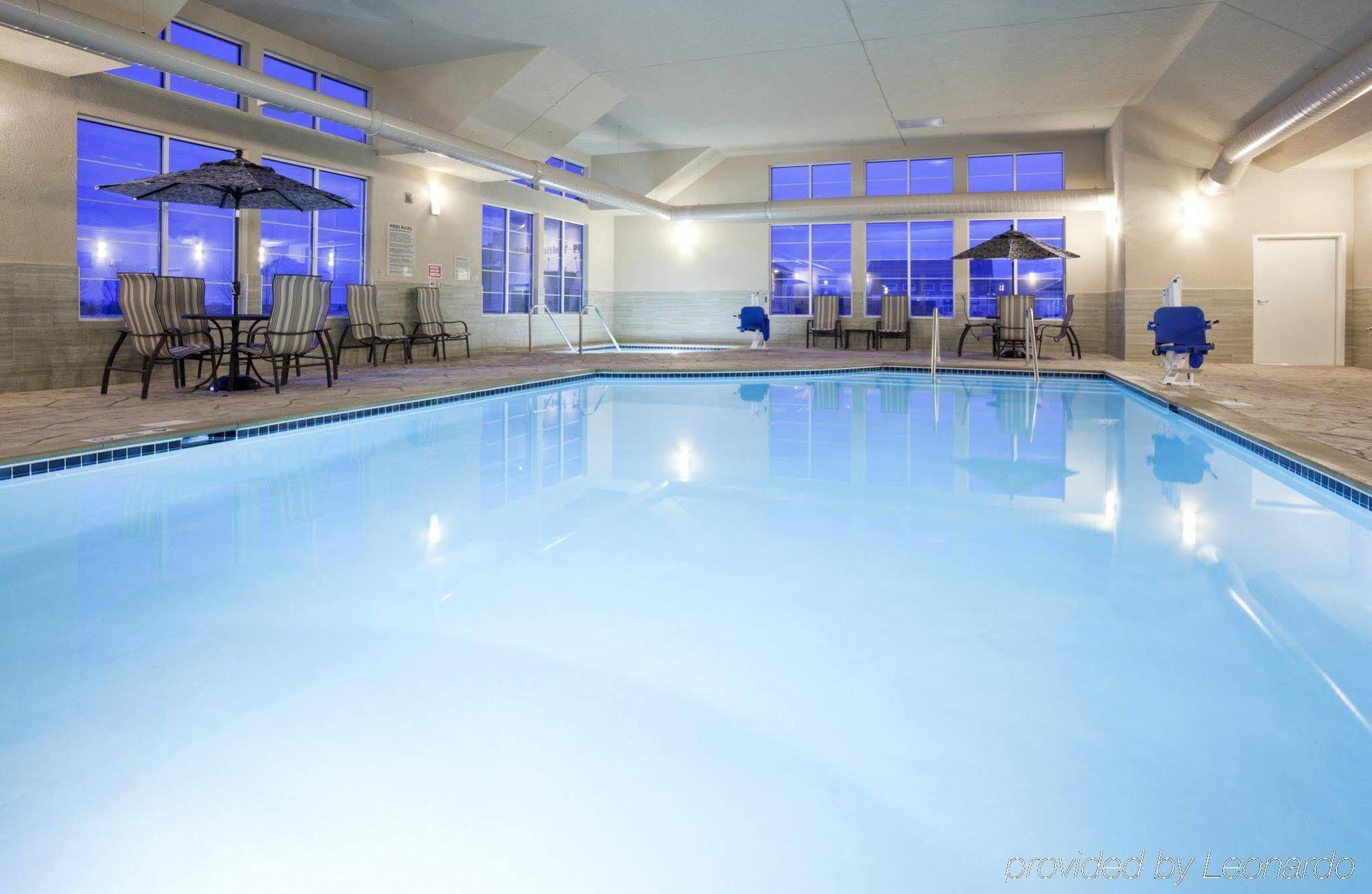 Grandstay Hotel & Suites Delano Eksteriør billede